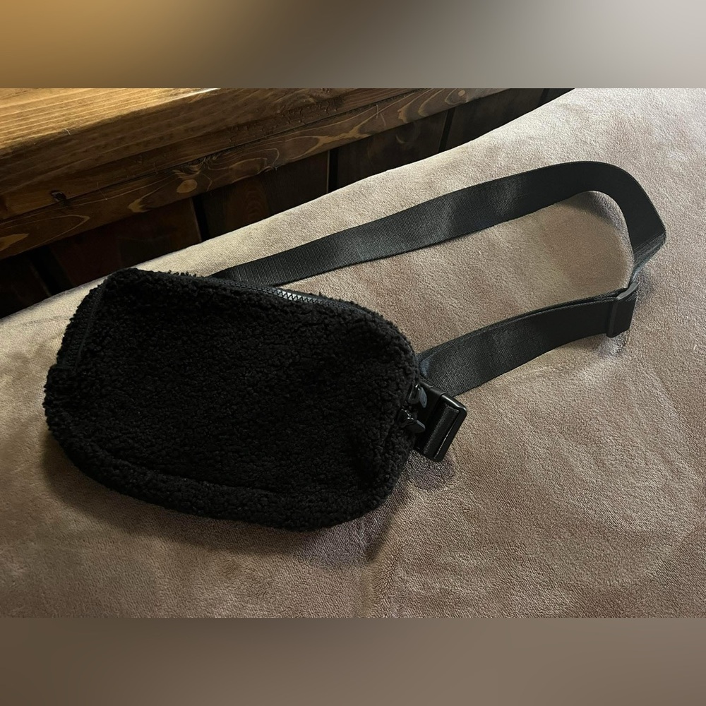 Gap belt bag NWOT- PRICE FIRM